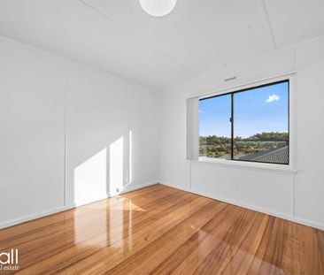 Conveniently Located Family Home - Photo 2