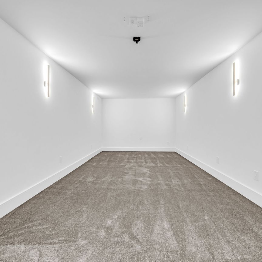 For Lease - 1160 Clarkson Road, Mississauga, Ontario - Photo 1