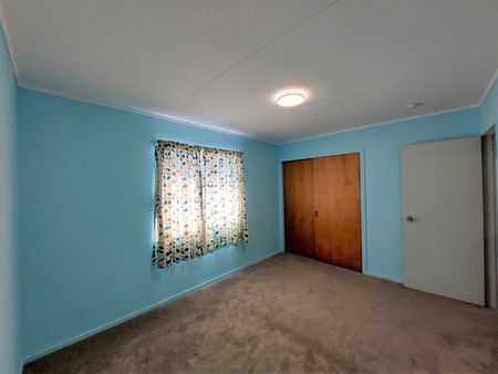 Sunny Three-Bedroom Family Home - Bellevue - Photo 4