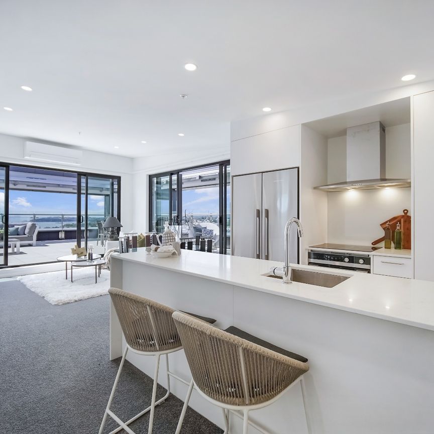 Furnished Three Bedroom Penthouse Apartment - Photo 1