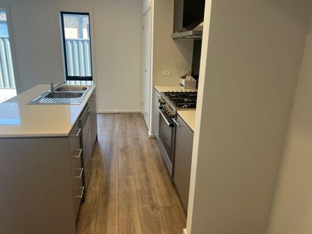 Brand New Classic 3Br Home in Tarneit! - Photo 5