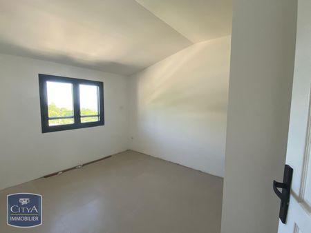 Location Maison 4 pièces 90m² BOIS DE NEFLES ST PAUL 97411 - Photo 2