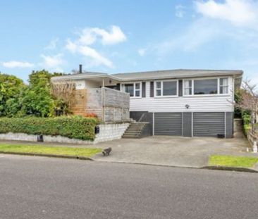 Spacious 5BR Family Home in Hokowhitu - Photo 5