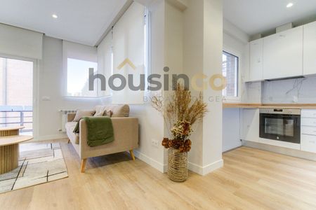 Flat for rent in Madrid (Ciudad Lineal) - Photo 2