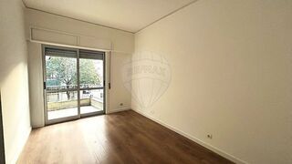 Rental Apartment 2 bedrooms well located São Jorge de Arroios Lisboa - balcony - Photo 4