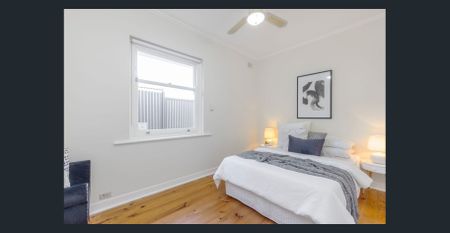 Spacious 3-Bedroom Home with Parking in Plympton Park - Photo 4