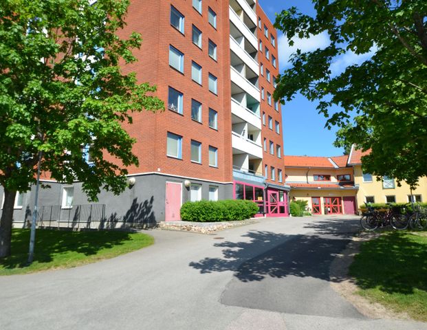 Magister Löfs väg 6 - Foto 1