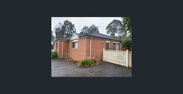 CUTE AND COMPACT - Photo 1