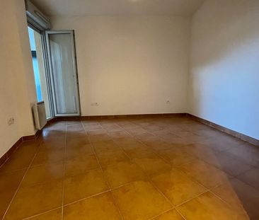 Luynes T2 en rez de chaussée - Photo 5