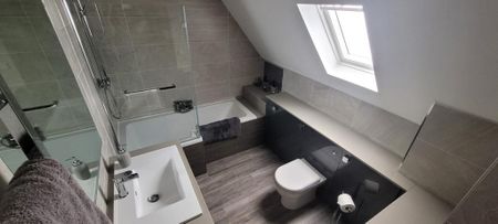 4 bedroom detached house to rent - Photo 5