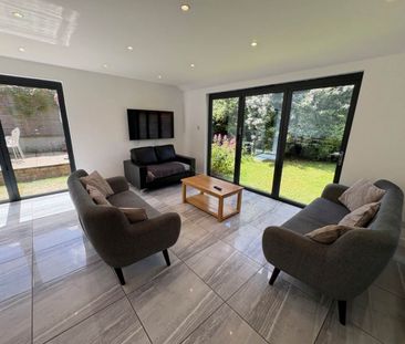 Banwell, North Somerset - Photo 6