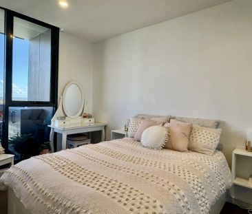FULLY FURNISHED 2 BEDROOM APARTMENT LOCATED IN THE HEART OF ADELAIDE. - Photo 3
