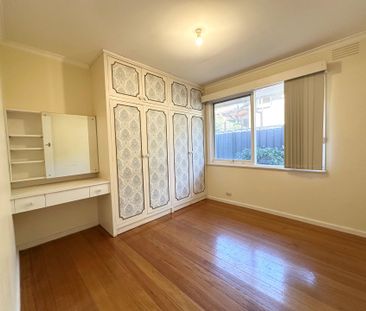14 Dianne Street, Bundoora - Photo 3