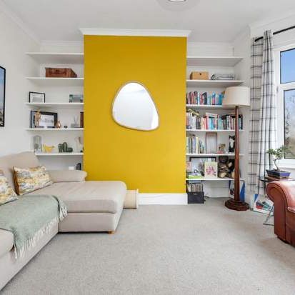 2 bedroom property to rent in London - Photo 1