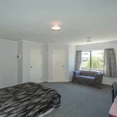 Student Rental - Photo 3