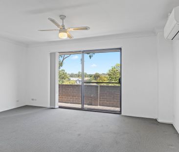 Freshly updated and ready to move in! - Photo 6