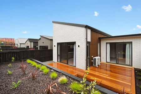 Welcome to your next chapter in refined, contemporary living. - Photo 3