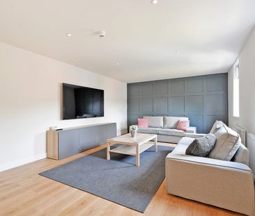7 Bed Flat, Egerton House, S1 - Photo 1
