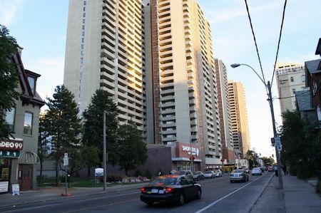 Bachelor Apartment - 565 Sherbourne - Photo 2