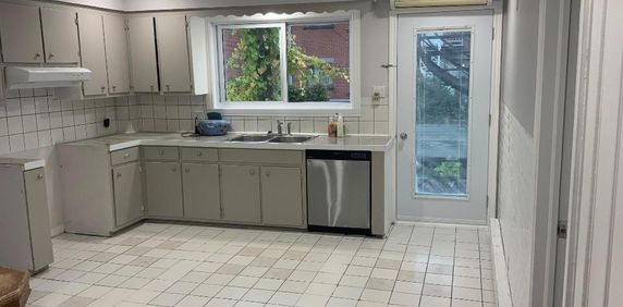 51/2 rez-de-chaussée 5532 Paul pau - Photo 2