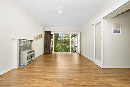 22 Hillview Road, Kingswood SA 5062 - House For Rent | Domain - Photo 5