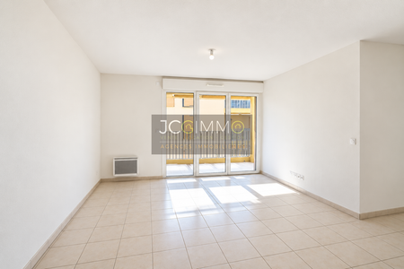 Location Appartement 1 pièce 38m² SOLLIES PONT 83210 - Photo 2