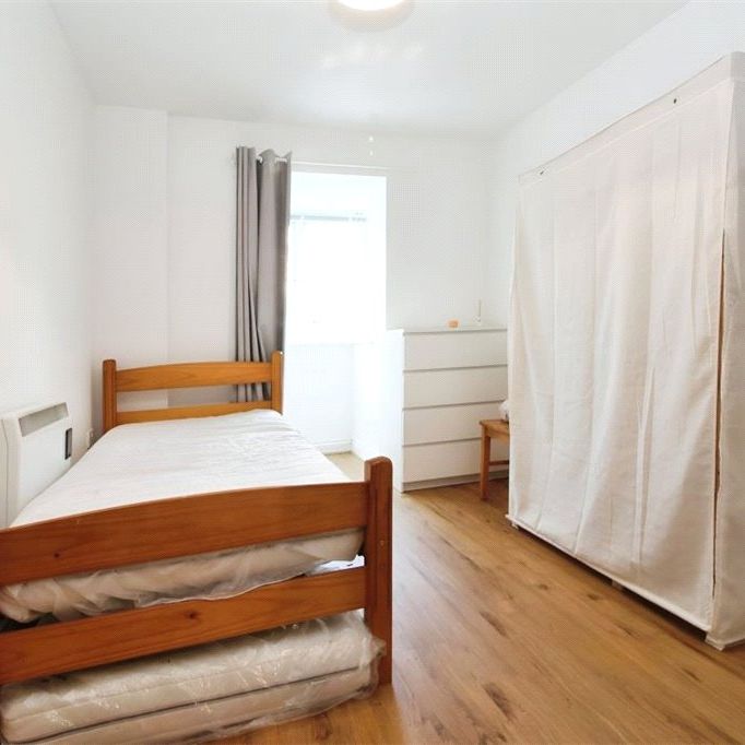 Heathside Road, Woking, Surrey, GU22 7EU - Photo 1