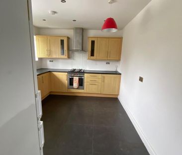 1 bedroom in a flat share to rent - Photo 4