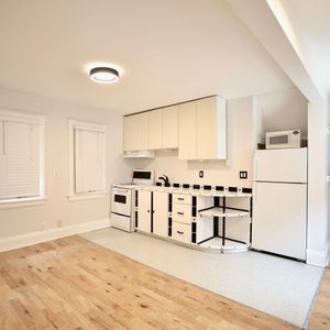 For Lease - 118 Eastwood Road Unit# 4, Toronto, Ontario - Photo 2