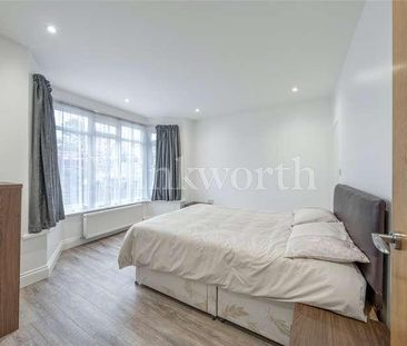 Hendon Way, London, NW2 - Photo 4