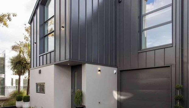 Stylish Furnished Home - short or long term! - Photo 1