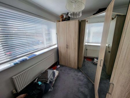 4 bedroom detached house to rent - Photo 2