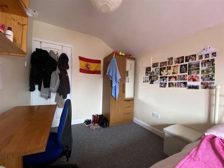 4 bedroom private hall to rent - Photo 3