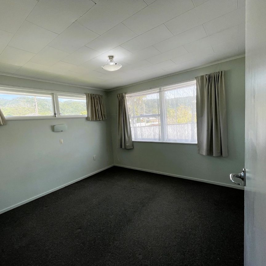 COSY UNIT IN PARKWAY - Photo 1