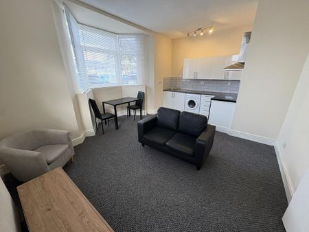 1 bedroom apartment to rent - Photo 2