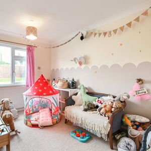 2 bedroom detached bungalow to rent - Photo 2