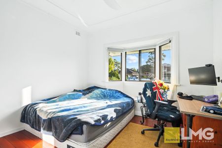 RENOVATED FAMILY HOME - Photo 4