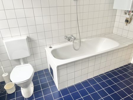 Charmante 2-Zimmer-Altbauwohnung mit Gewölbedecken und großzügigem Wohnbereich in zentraler Lage von Perchtoldsdorf - Photo 5