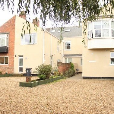 Stunning 8 Bed Terrace house Beresford Avenue - Photo 1