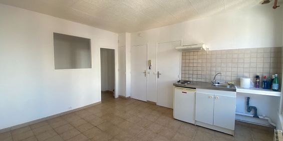 Appartement Corbeil Essonnes 1 pièce(s) 23.61 m2 - Photo 3