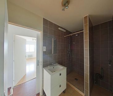 Location Appartement 2 pièces 48m² ROMANS SUR ISERE 26100 - Photo 5