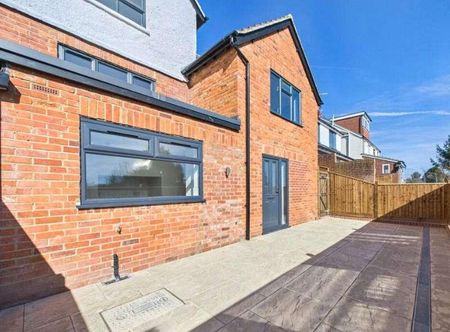 A, Henley Road, Caversham, Reading, Berkshire, RG4 - Photo 4