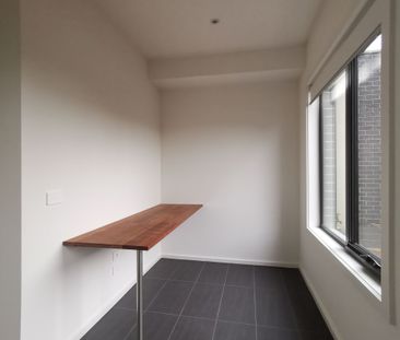 Newly Modern Townhouse with Perfect Location&excl; - Photo 3