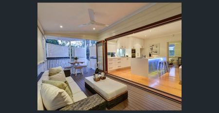 NORMAN PARK -CHARMING FAMILY HOME AWAITS YOUR INSPECTION - Photo 2