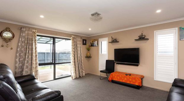 Executive 3 Bedroom Family Home in Wigram! - Photo 1