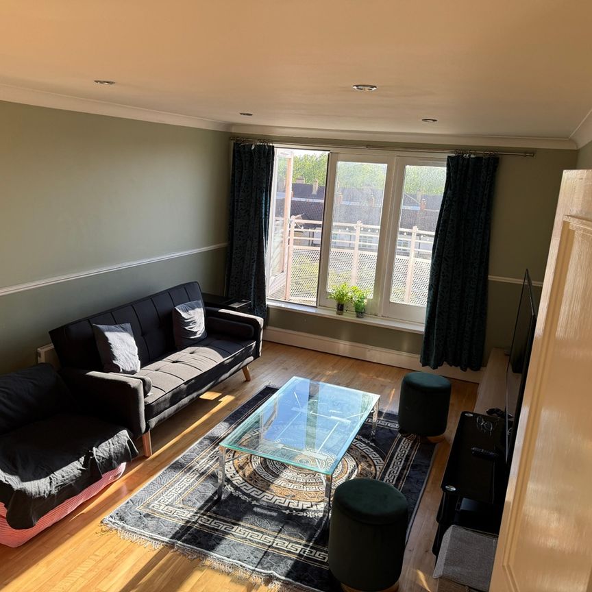1 Bed Flat, New Caledonian Wharf, SE16 - Photo 1