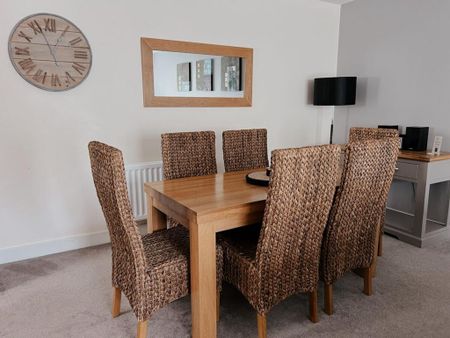 3 bedroom apartment to rent - Photo 4