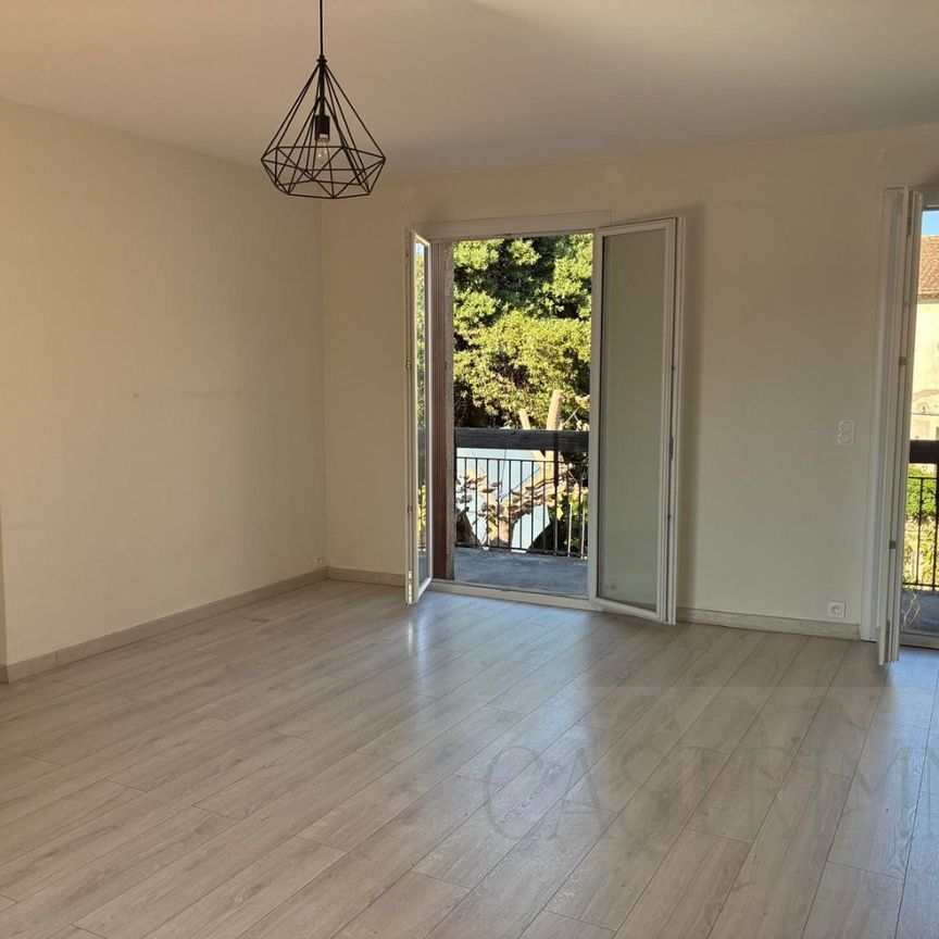 Location Maison 5 pièces 108m² ST DREZERY 34160 - Photo 1