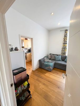1 Bed Flat, Clapham Park Road, SW4 - Photo 1
