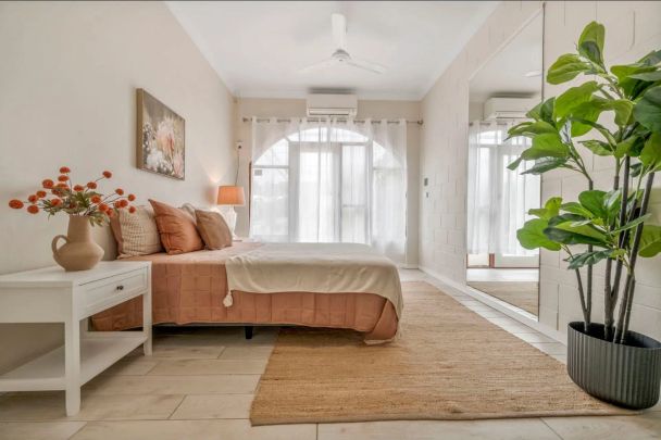 Spacious 5-Bedroom Home with Pool in Prime Location - Photo 1
